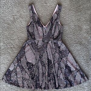 Bailey Blue Back and Rose Gold Stylish V-Neck Patterned Dress